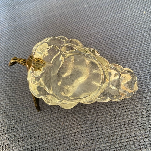 Vintage glass, and Brass grape cluster paperweight - Picture 4 of 5